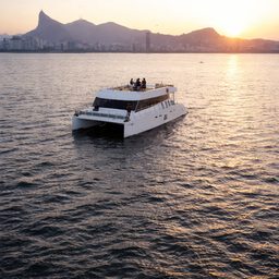 Catamarã até 60 pessoas 2