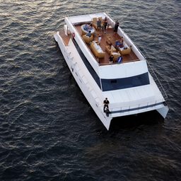 Catamarã até 60 pessoas 3