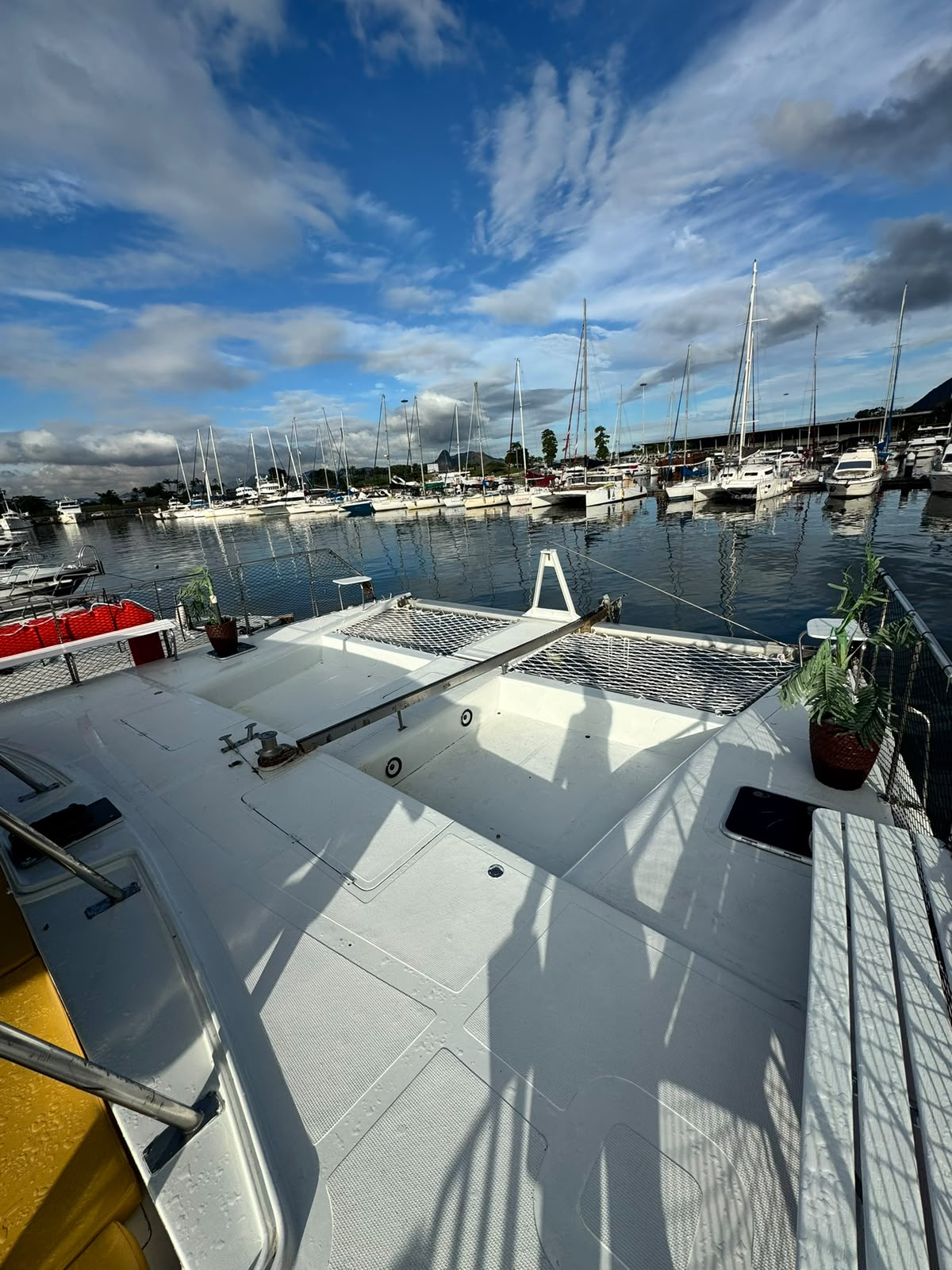 Catamarã até 50 pessoas 9